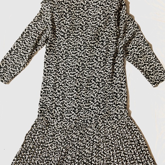 EUC Liz Robert’s Vintage Butterfly Dress with Eyelet Collar - Picture 8 of 9